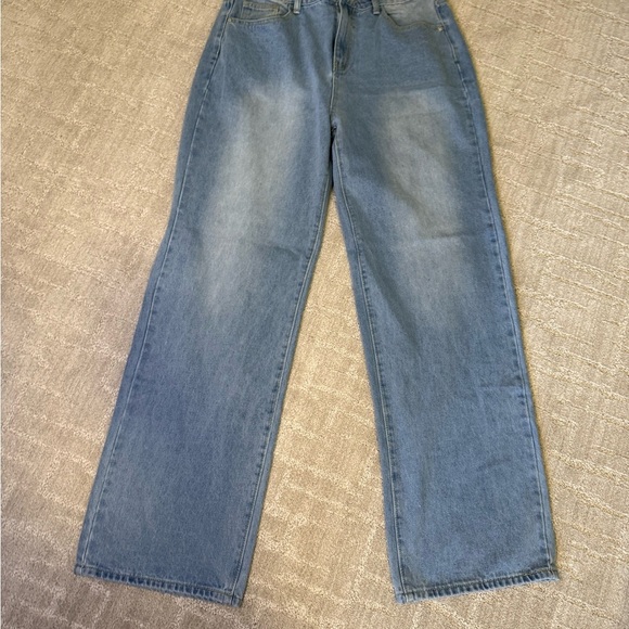 PrettyLittleThing Denim Flare Jeans - Picture 4 of 6